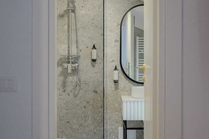 Room 12 of 35