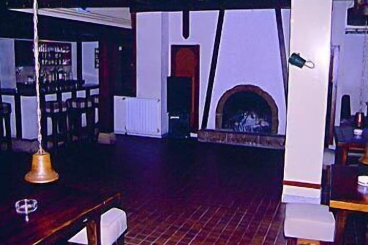 Lounge 60 of 84