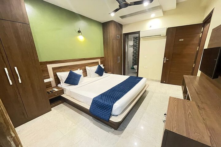 Room 8 of 44