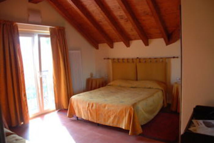 Room 17 of 30