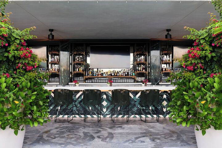 Poolside bar