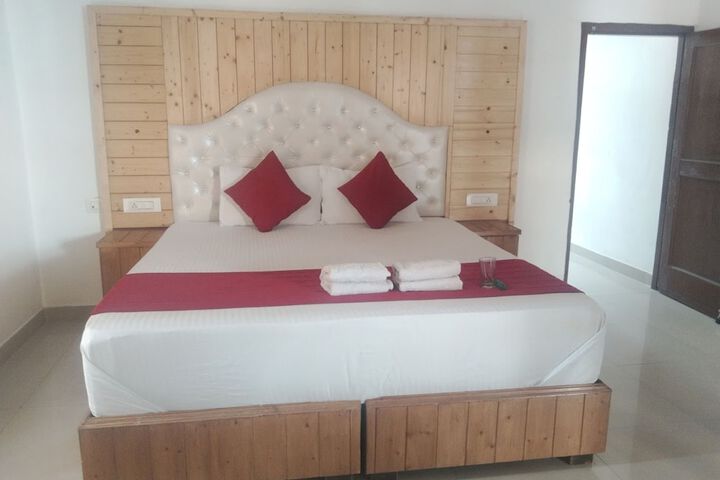 Room 5 of 15