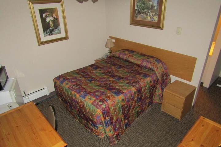 Room 2 of 18
