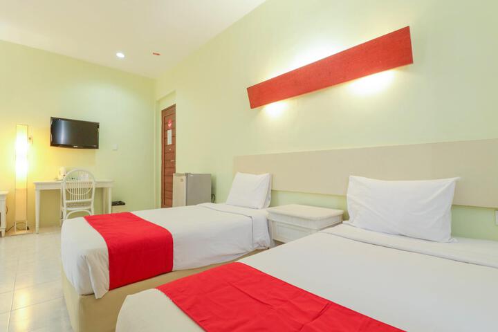 Room 32 of 34