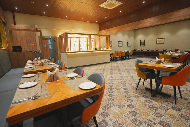 Dining 41 of 47