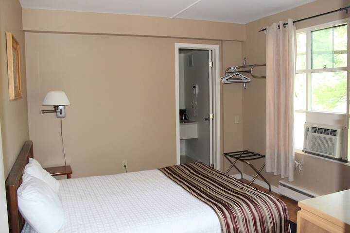 Room 12 of 116