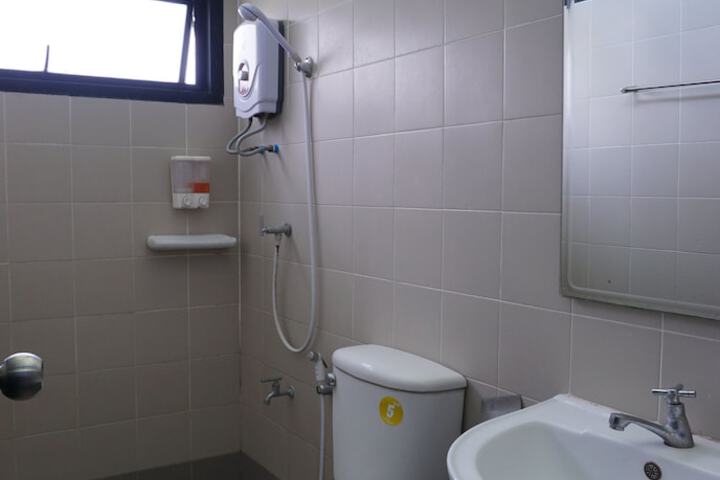 Room 25 of 40
