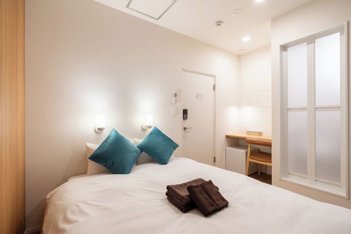 Room 6 of 14