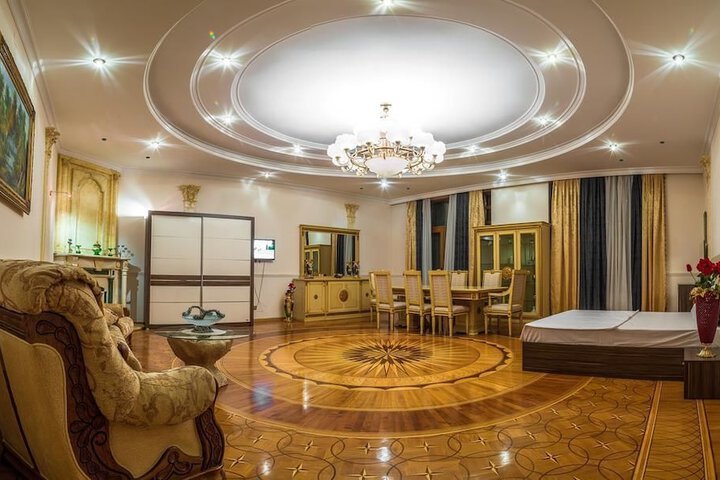 Room 3 of 19