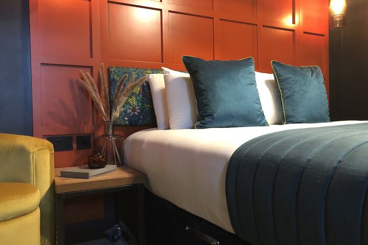 Room 2 of 41