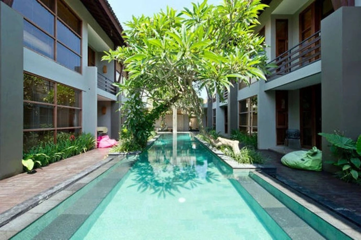 Pool 13 of 17