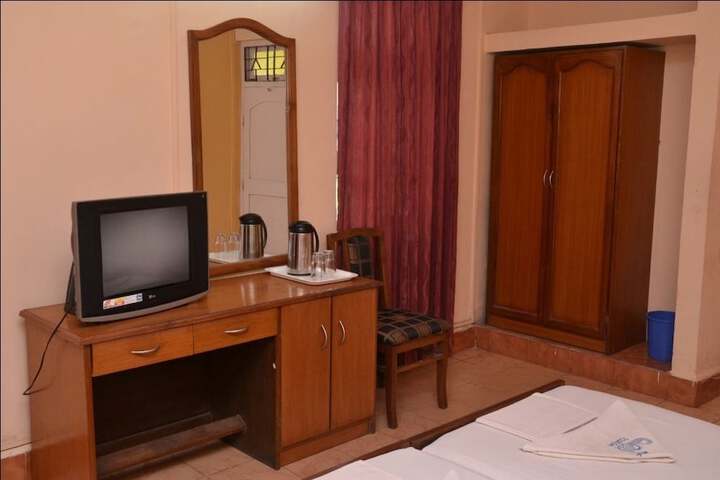 Room 12 of 30