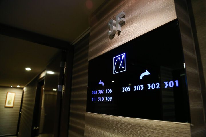 Ballroom/Hall 32 of 39