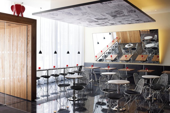 Entrance & Lobby