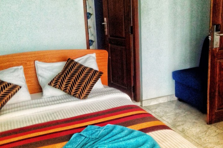 Room 8 of 17