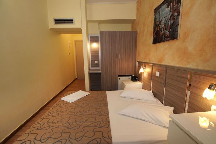 Room 48 of 100