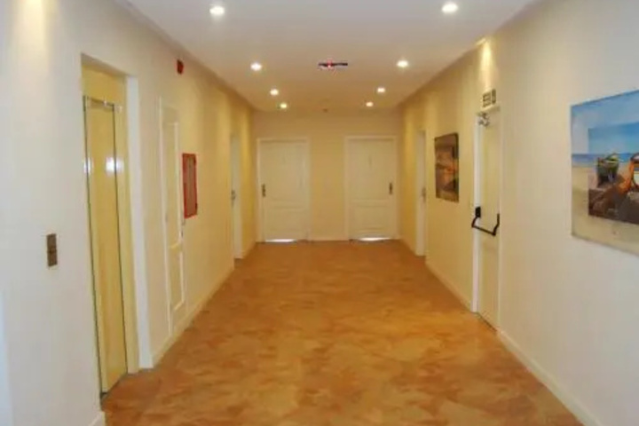 Room 14 of 28