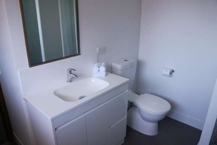 Room 6 of 11