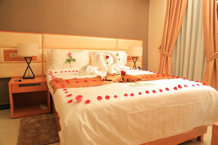 Room 9 of 38