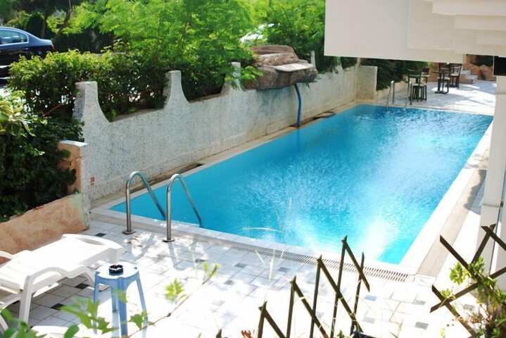 Pool 16 of 26
