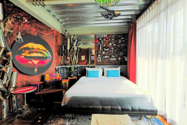 Room 28 of 91