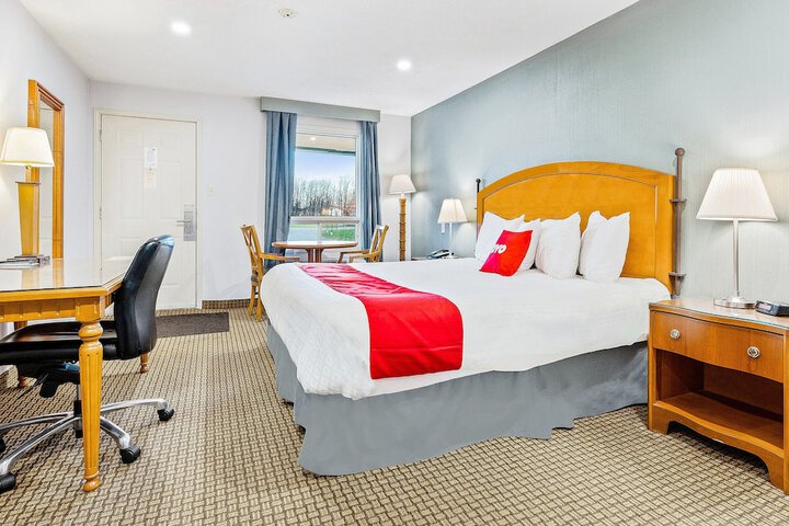 Room 10 of 42