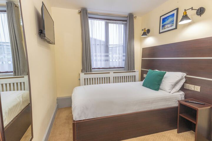 Room 44 of 86