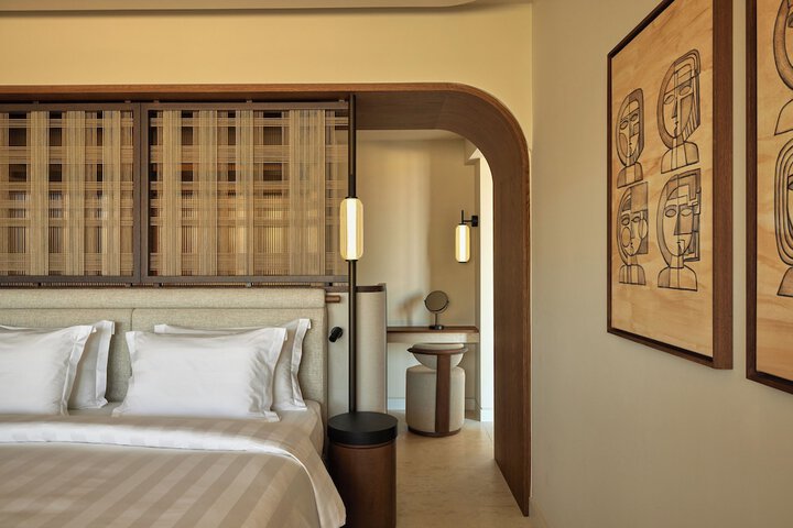 Room 18 of 241