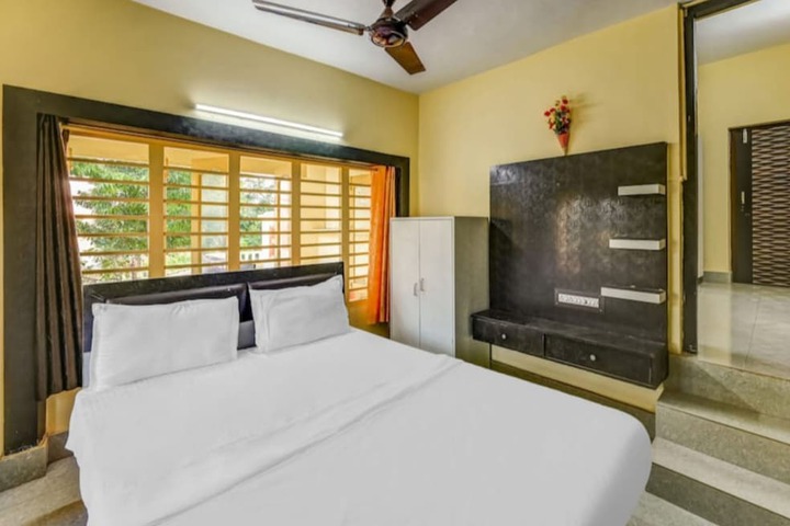Room 14 of 18