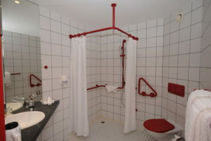 Room 5 of 67