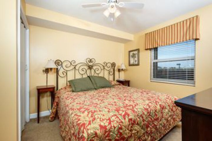 Room 17 of 38