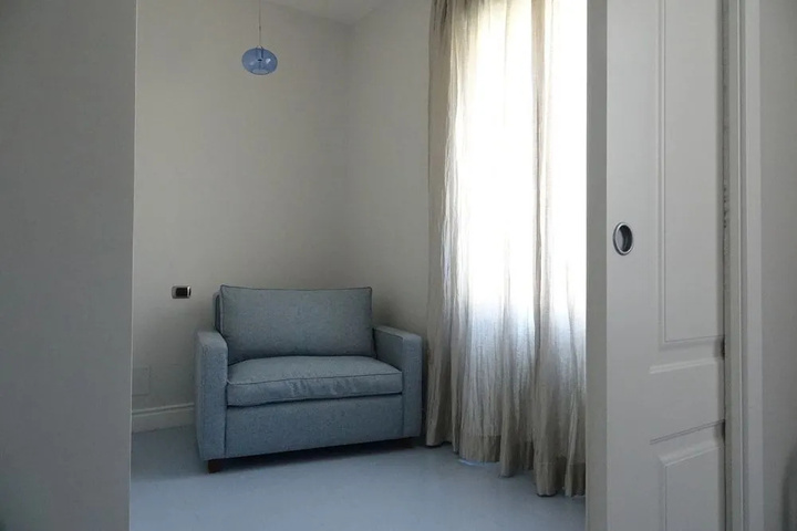 Room 3 of 10