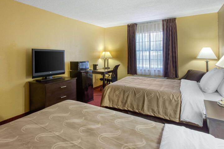 2 Double Beds (8 of 8)