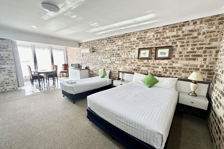 Room 28 of 113