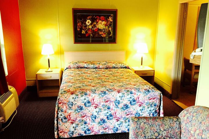 Room 3 of 25