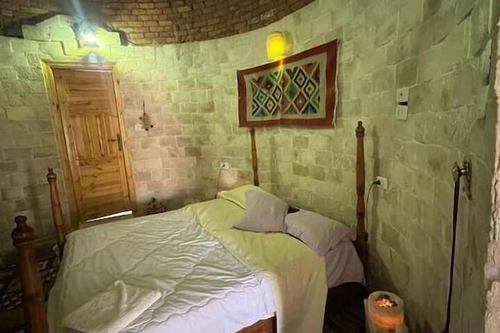 Room 15 of 96