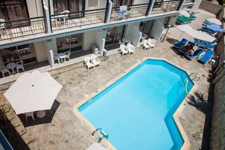 Pool Hotel