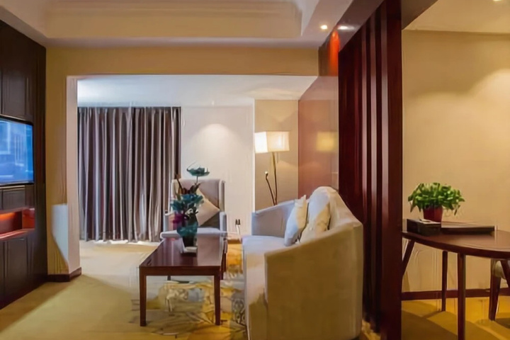 Room 3 of 15