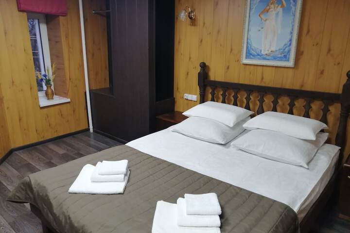 Room 10 of 46