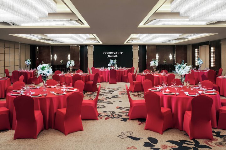 Ballroom/Hall 39 of 46