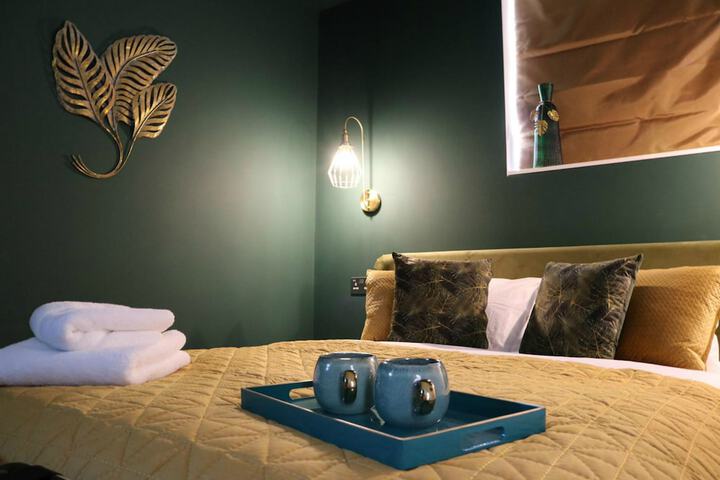 Room 3 of 79