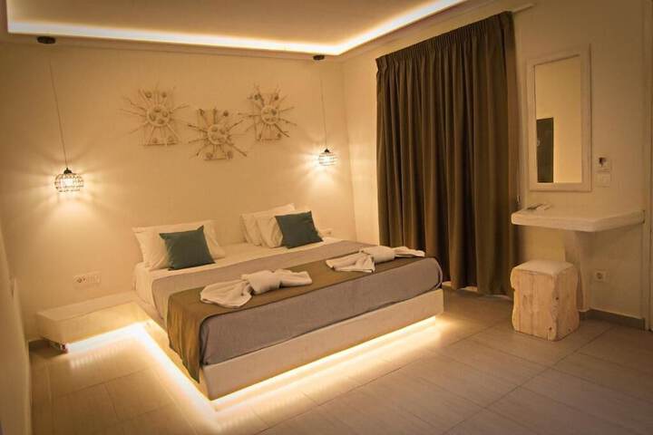 Room 4 of 28