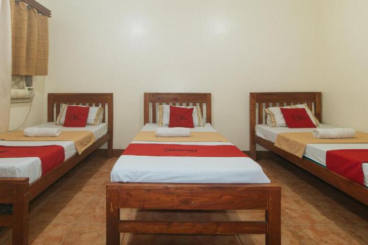 RedDoorz at Plaza La Paz Iloilo City