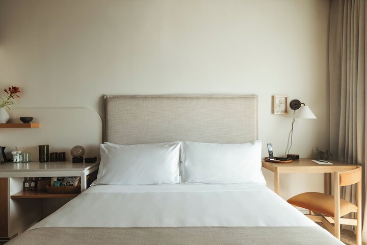 Room 40 of 114