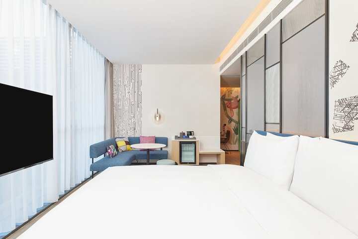 Room 4 of 41