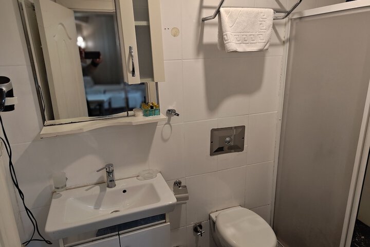 Room 77 of 104