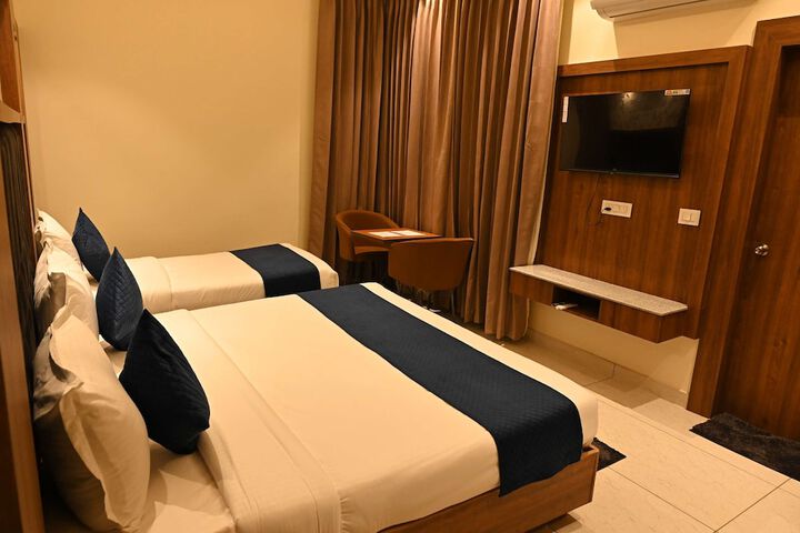 Room 12 of 17