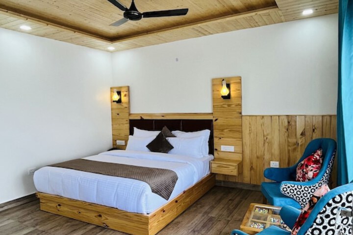 Room 4 of 28