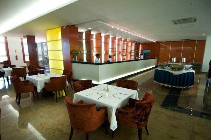 Dining 49 of 68