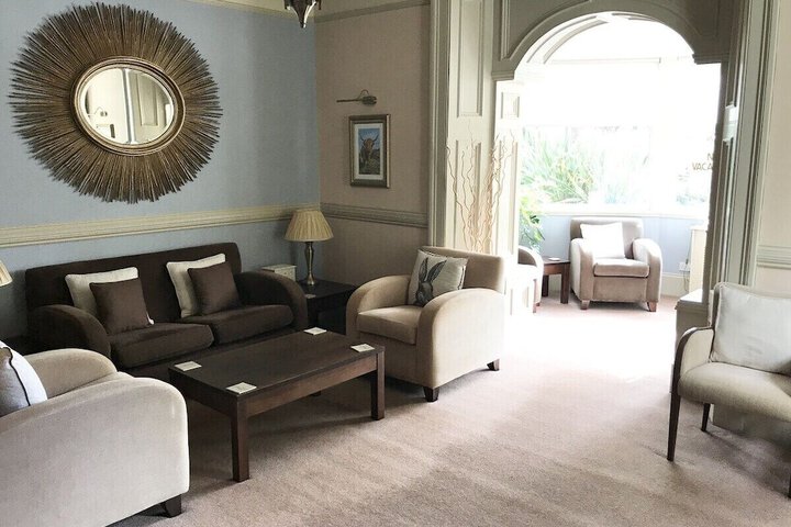 Lounge 70 of 75